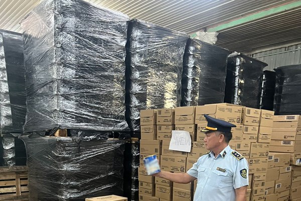 Phát hiện xưởng sản xuất sữa giả bán online quy mô liên tỉnh