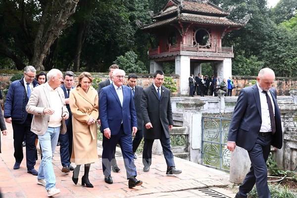 Tổng thống CHLB Đức và Phu nhân tham quan khu di tích lịch sử Văn Miếu - Quốc Tử Giám