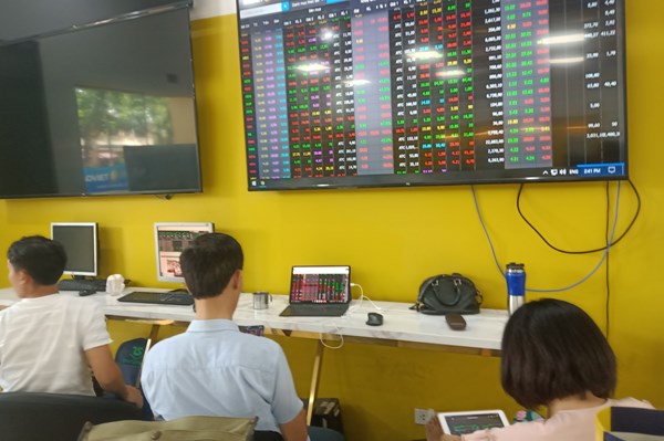 Danh mục cổ phiếu cần quan tâm hôm nay 23/1