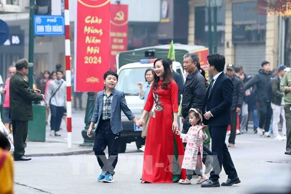 Hà Nội tạm dừng không gian đi bộ tại quận Hoàn Kiếm dịp Tết