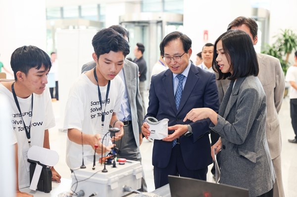 Samsung Việt Nam nhận Huân chương Hữu nghị