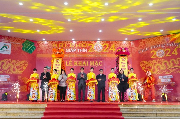Khai mạc hội chợ Xuân Giáp Thìn