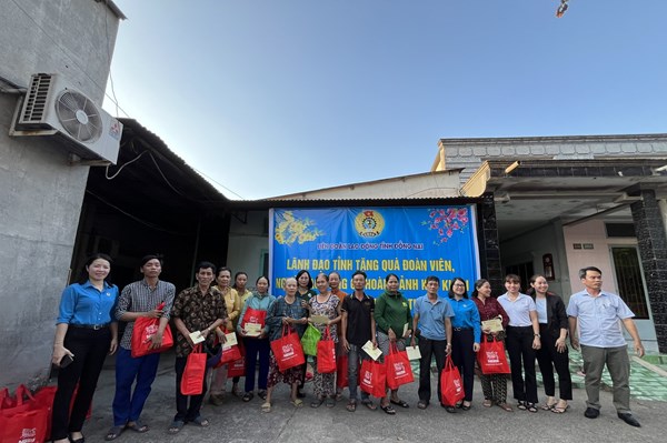 Nestlé Việt Nam tặng 6.000 phần quà cho các gia đình khó khăn dịp Tết 