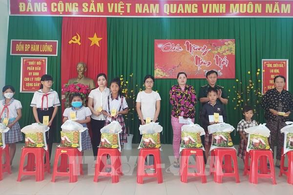 Lan tỏa tình người trong mùa Xuân mới