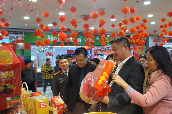Hàng Việt chiếm ưu thế trên thị trường Tết Nguyên đán