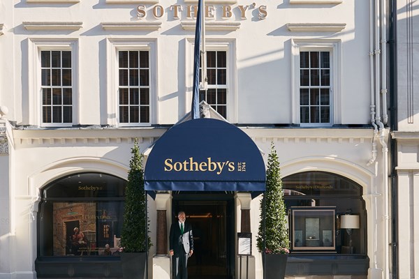Sotheby’s: Thị trường đấu giá tác phẩm nghệ thuật