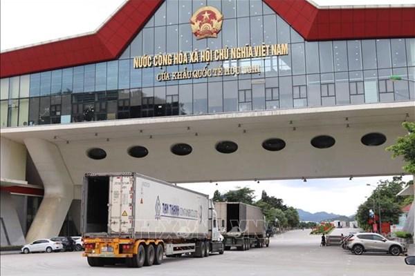 Hơn 1.000 doanh nghiệp tham gia xuất nhập khẩu hàng hóa dịp Tết nguyên đán