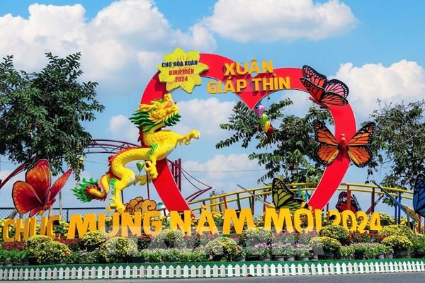 Nhiều chợ hoa Tết tại Tp. Hồ Chí Minh đồng loạt mở cửa đón khách