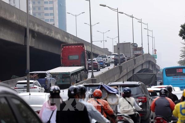 Lưu lượng giao thông tăng cao trên tuyến đường vành đai 3 Hà Nội