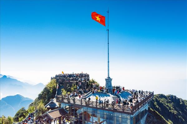 Đón Tết Giáp Thìn 2024, cáp treo Fansipan mở cửa trở lại đón khách từ hôm nay