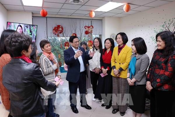 Thủ tướng kiểm tra công tác ứng trực và chúc Tết cán bộ, phóng viên các cơ quan thông tấn, báo chí