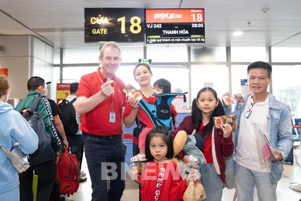 Xuất hành mùng 1 Tết Giáp Thìn, Vietjet dành tặng khách hàng lì xì may mắn
