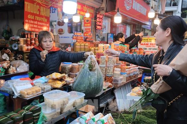 Mùng 4 Tết: Dự báo nhu cầu tiêu dùng vẫn chưa cao