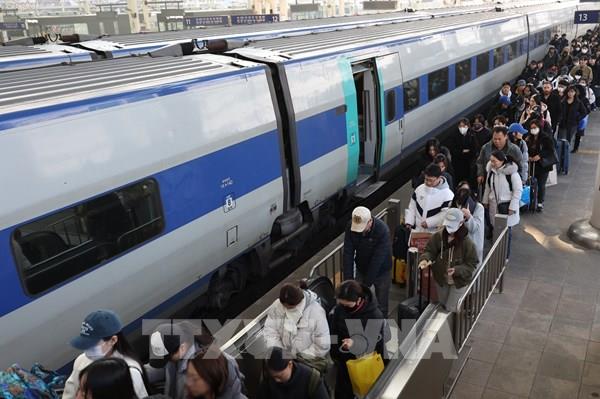 Hàn Quốc: Giao thông đông đúc khi người dân trở lại thủ đô sau Tết Nguyên đán