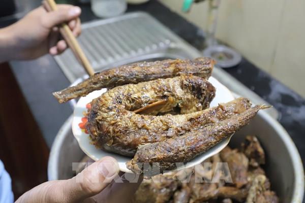 Độc đáo món cá biển kho dịp Tết của ngư dân làng biển