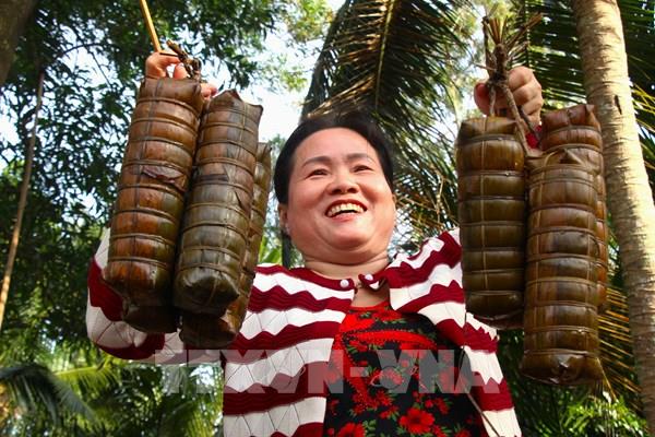 Giữ truyền thống sum vầy bên món bánh quê ngày Tết