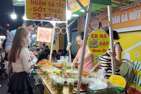 Mở cửa kinh tế đêm Thành phố Hồ Chí Minh: *Bài 1: Kích cầu tiêu dùng nội địa