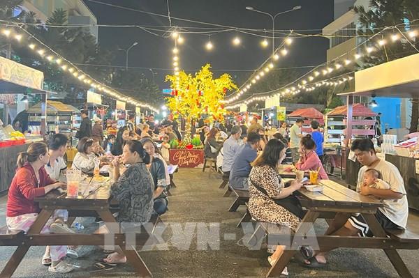 Tp. Hồ Chí Minh: Nhiều địa phương chậm triển khai thu phí sử dụng lòng đường, hè phố