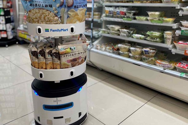 Robot ngày càng phổ biến tại các cửa hàng tiện lợi của Nhật Bản