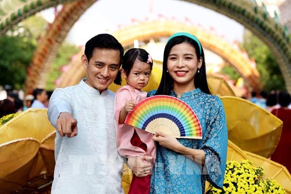 Hơn 1,2 triệu lượt khách thưởng lãm Đường hoa Nguyễn Huệ Tết Giáp Thìn 2024