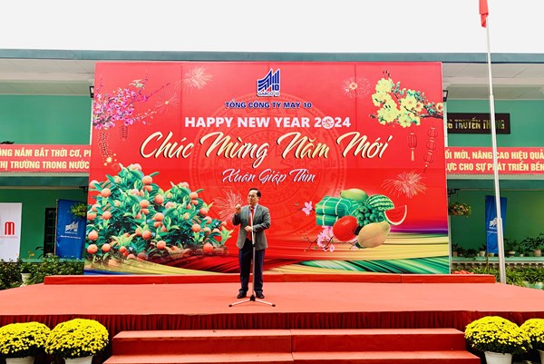 May 10 ra quân sản xuất kinh doanh đầu năm