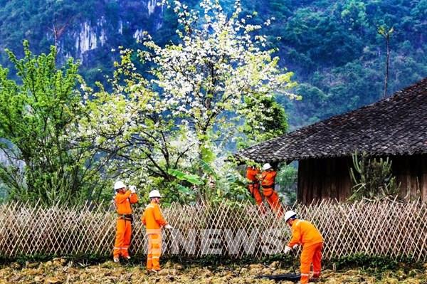 Tiếp tục hành trình mang ánh điện đến với vùng sâu, vùng xa