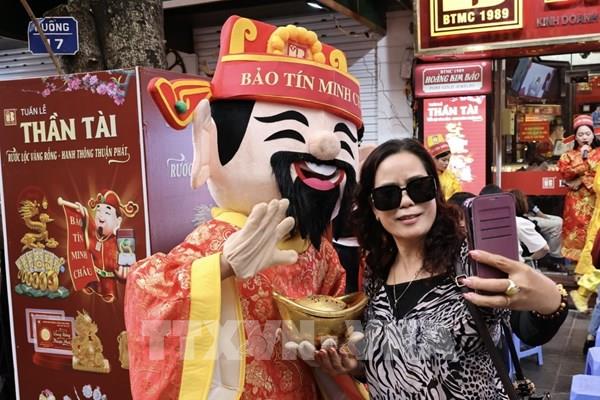 Hà Nội: Nhộn nhịp ngày vía Thần tài