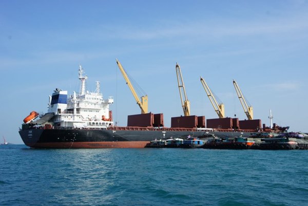 Houthi tuyên bố tấn công 2 tàu Mỹ ở Vịnh Aden