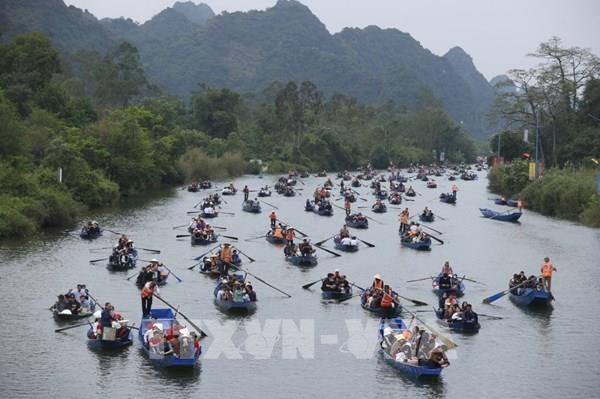 Giải quyết dứt điểm tình trạng “chèo kéo”, tranh giành khách ở lễ hội chùa Hương