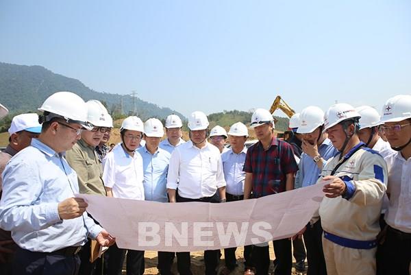 Tập trung thi công công trình nhập khẩu điện từ Lào