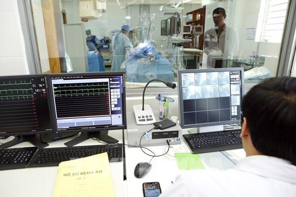 Vụ trả nhầm kết quả Xquang: Thực hiện thủ thuật nội soi chứ không phải mổ