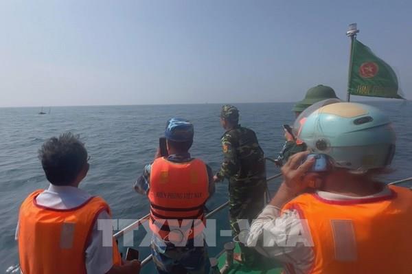 Chìm tàu cá tại Quảng Ngãi: Tiếp tục tìm kiếm 2 ngư dân mất tích