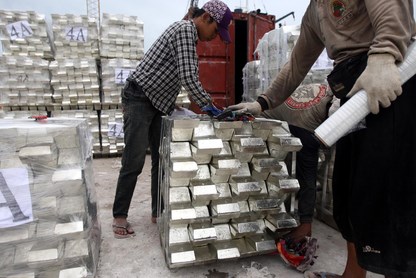 Nguy cơ thiếu cung thiếc gia tăng khi xuất khẩu của Indonesia giảm mạnh