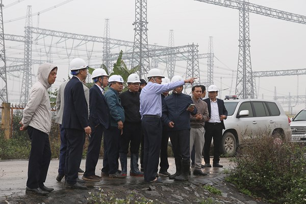 Kiểm tra thi công đường dây 500 kV mạch 3 đoạn qua tỉnh Hưng Yên