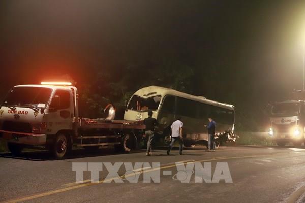 Xe khách lao xuống vực ở Tam Đảo