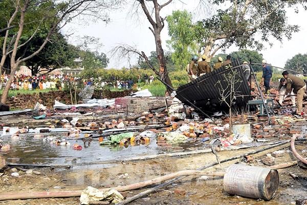 Nổ lớn gây hỏa hoạn tại nhà máy pháo hoa ở Ấn Độ