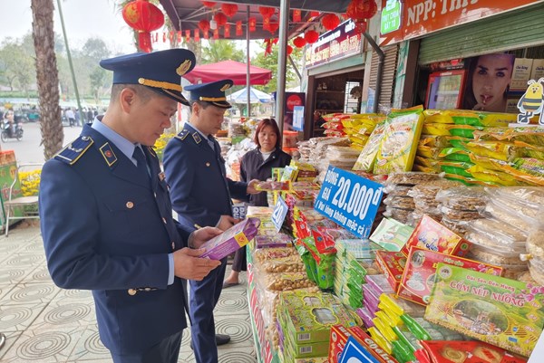 Siết chặt kiểm soát về an toàn thực phẩm mùa lễ hội