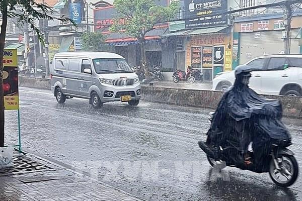 Thành phố Hồ Chí Minh chưa thể “giải nhiệt” sau cơn mưa trái mùa