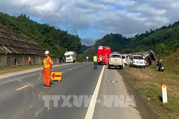 Đà Nẵng: Lật xe đầu kéo, tài xế tử vong trên tuyến đường La Sơn - Hòa Liên