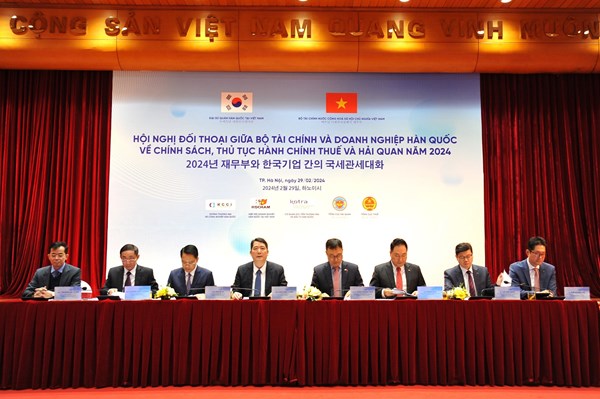 Đối thoại với doanh nghiệp Hàn Quốc về chính sách thuế và hải quan