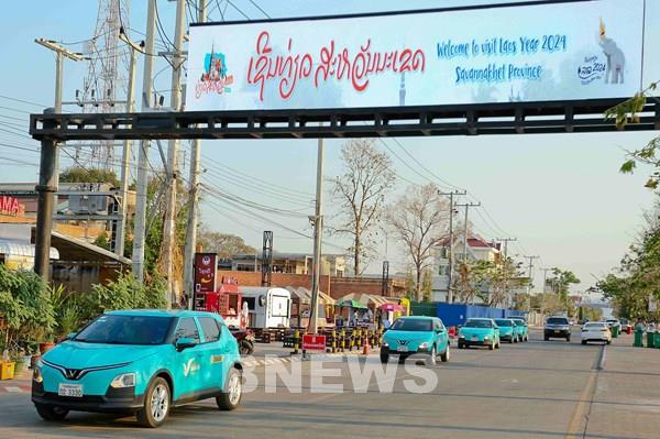 Xanh SM Lào mở rộng dịch vụ taxi thuần điện tại tỉnh Savannakhet 