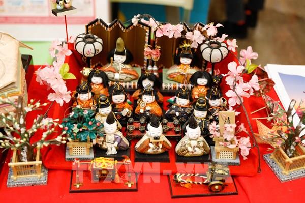 “Kim tự tháp búp bê” tại Nhật Bản