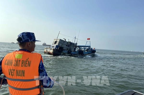 Bắt giữ tàu vận chuyển trái phép 50.000 lít dầu DO