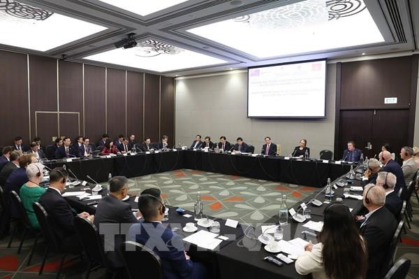 Thủ tướng Phạm Minh Chính tọa đàm với doanh nghiệp New Zealand