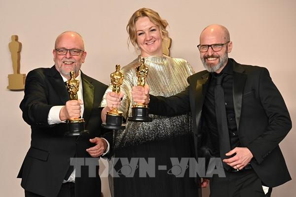 Oscar 2024: Phim "Poor Things" lập hat-trick giải thưởng