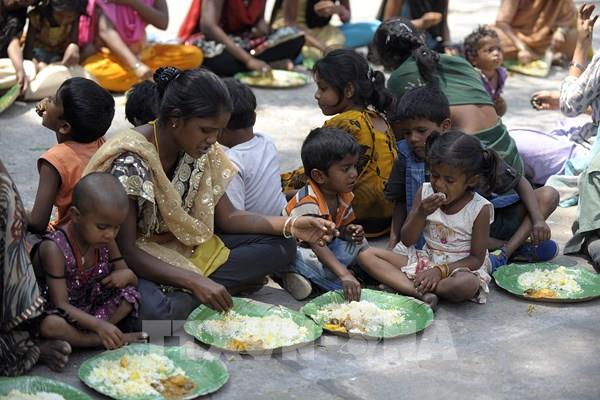 Ấn Độ báo động tình trạng trẻ nhỏ không được ăn uống đầy đủ