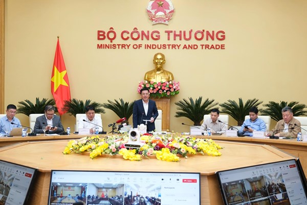 Sớm bàn giao mặt bằng thi công Đường dây 500 kV mạch 3 trong tháng 3