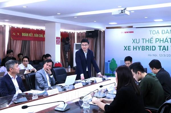 Xe hybrid - giải pháp trung gian trong lộ trình chuyển đổi sang xe điện