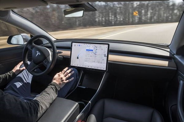 Tesla cung cấp chức năng tự lái cho các xe ở Trung Quốc,