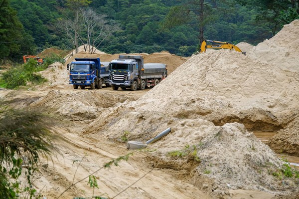 Tước giấy phép, xử phạt doanh nghiệp vi phạm trong lĩnh vực khai thác khoáng sản